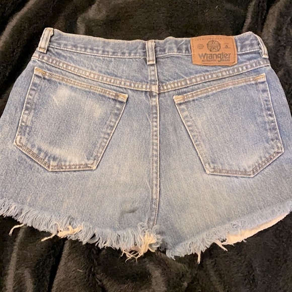 Wrangler Vintage High Waisted Jean Shorts - Picture 2 of 6